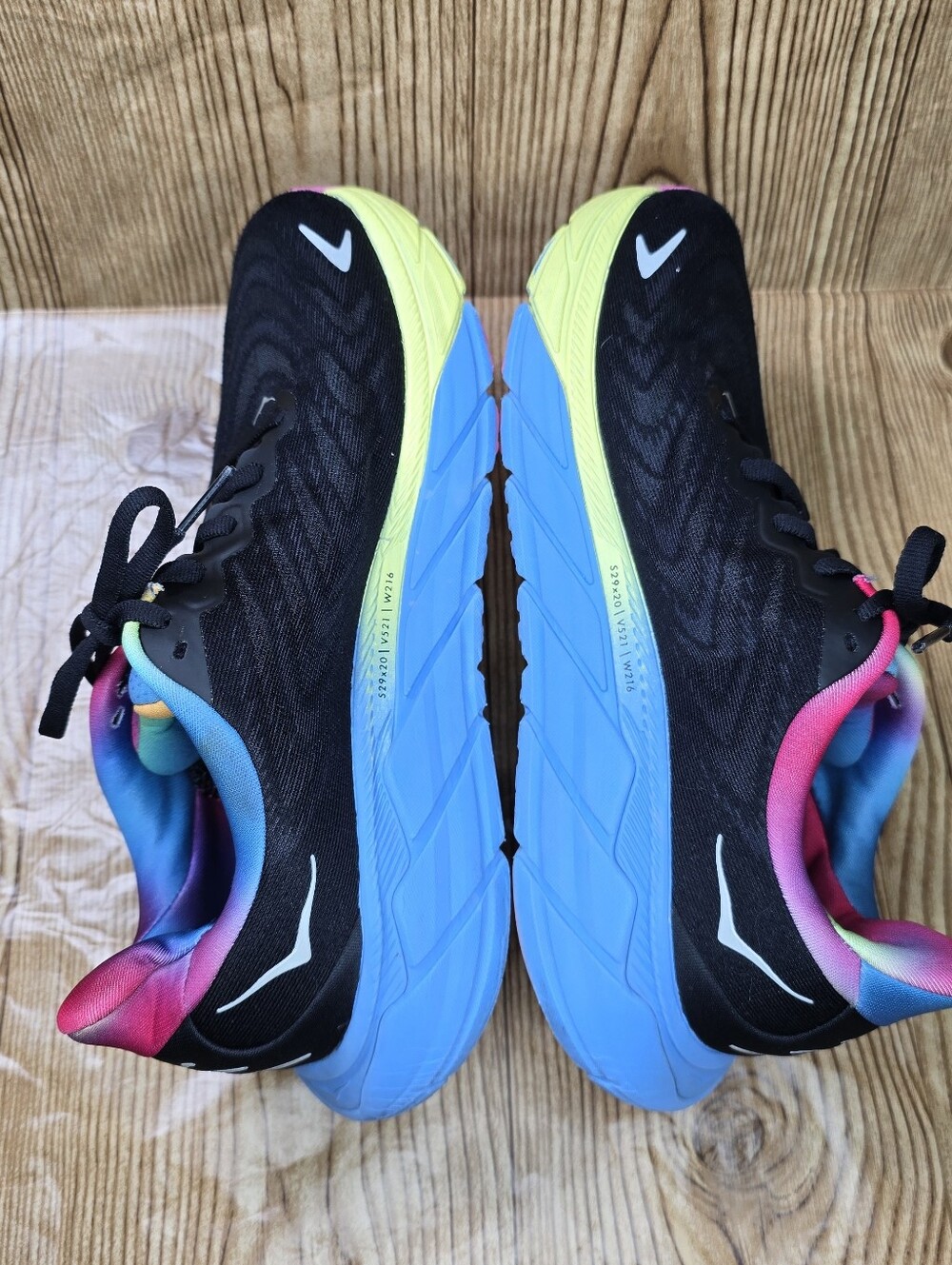 Women's Hoka Arahi 6 Black Neon Yellow Pink Blue Gradient Running Shoes Size 7B - Picture 4 of 9